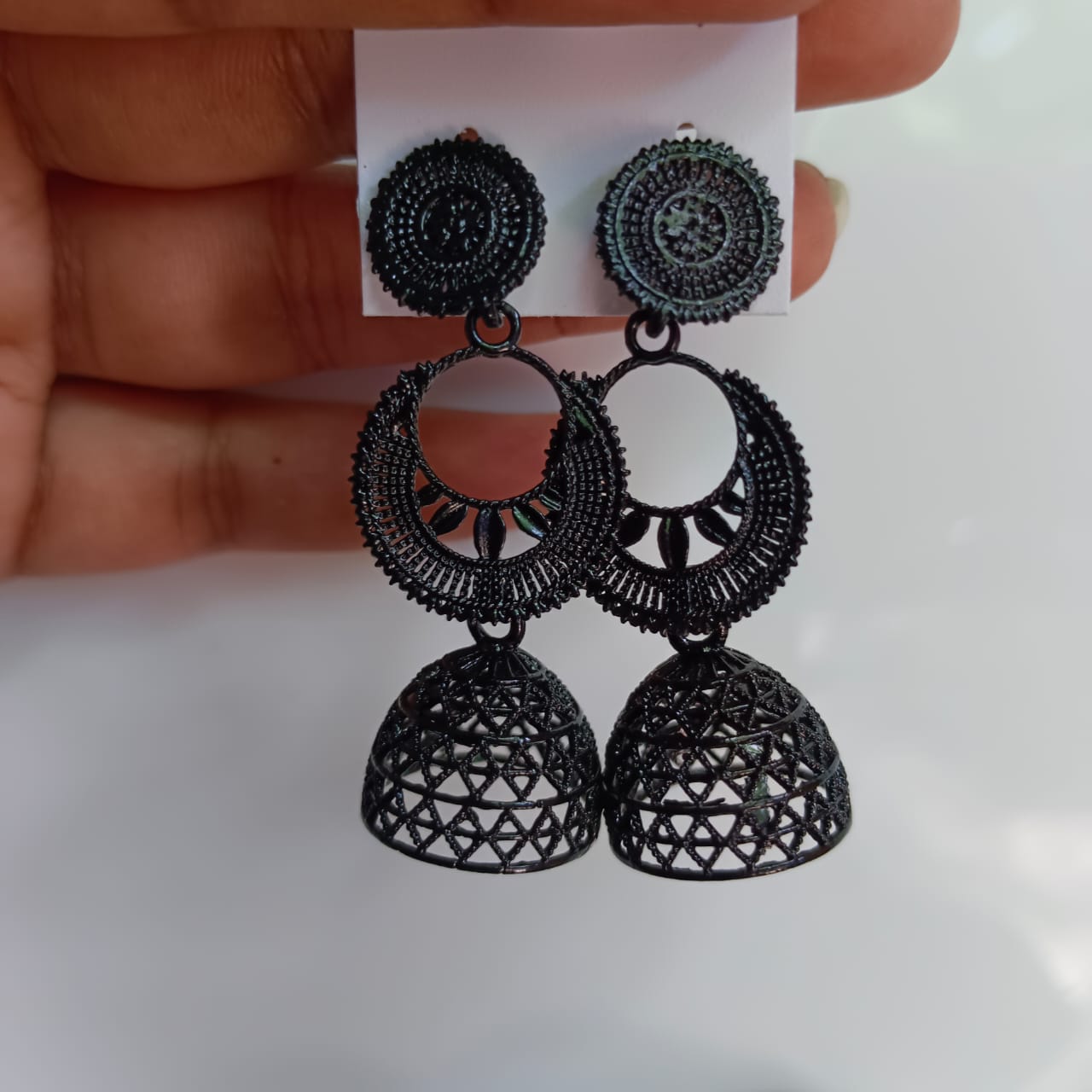 Black Metal Kundan Stone Pearl Earring | FashionCrab.com